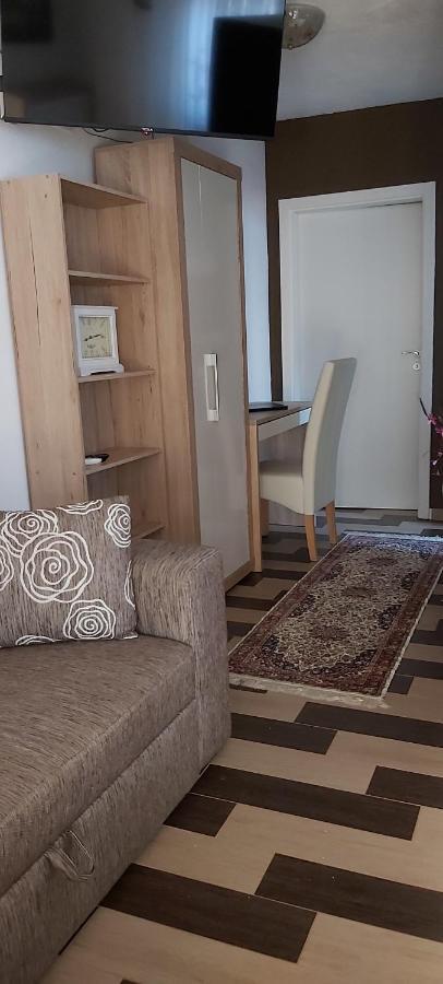 Apartment Iva Njivice Eksteriør bilde