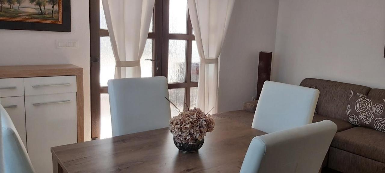 Apartment Iva Njivice Eksteriør bilde