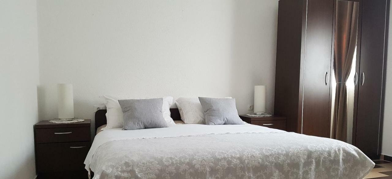 Apartment Iva Njivice Eksteriør bilde