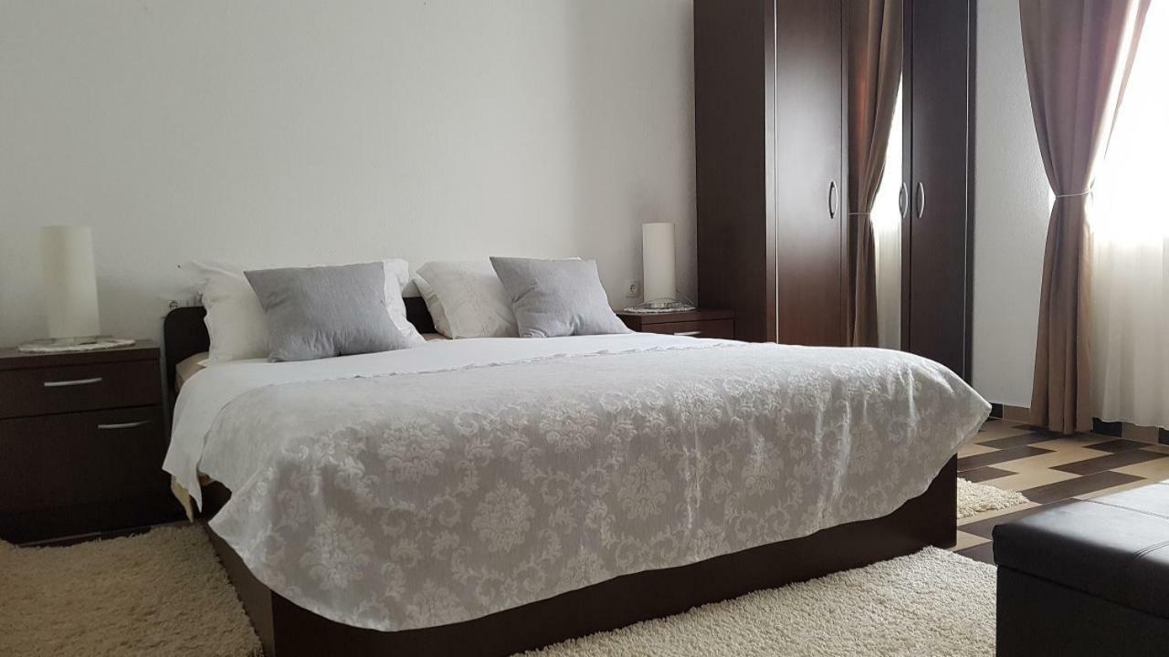 Apartment Iva Njivice Eksteriør bilde